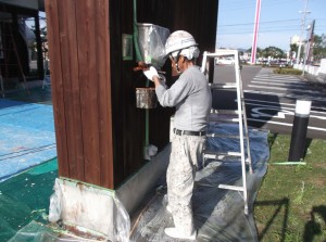 岐阜市　耳鼻科＆調剤薬局　外壁塗装　木部塗装　塗替えです。